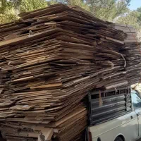 ضایعات کارتن وکاغذ کتاب دفتر