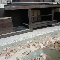 ساعت و میز تلویزیون باهم  دوتومن