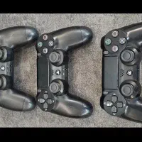 ۳ عدد دسته ی ps4 پی اس ۴ اورجینال به همراه شارژر