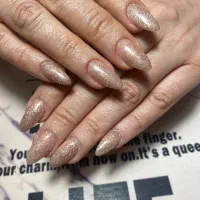 تخفیف ویژه کاشت ناخن الهیه|خدمات آرایشگری و زیبایی|کرمانشاه, |دیوار