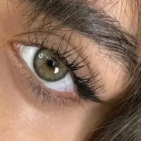 لنز طبی و رنگی تحویل فوری