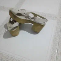 یه جفت کفش کرم رنک صندل