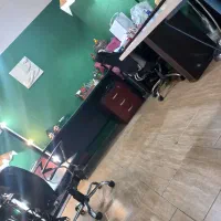 دستیار در کارگاه پوشاک و چرم.و تولیدمحتوا از کار