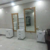 دکور تمیز ۳تا کمد کشور دار ۲تا آینه و ۳تا قفسه میز