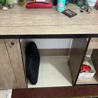 میز تحریر و‌کامپیوتر