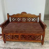 تخت چوبی سنتی  کاملا سالم