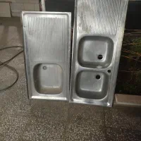 2 عدد بخاری و 2 عدد سینک ظرفشویی