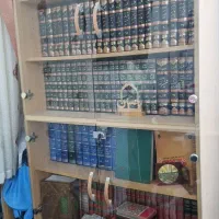 کتابخانه بزرگ‌ چوبی در شیشه ای برای مسجد مدرسه|کتابخانه، شلف، قفسه‌های دیواری|قم, هنرستان|دیوار