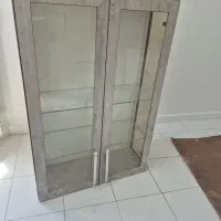 ویترین شیشه ای