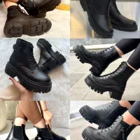 انواع نیم بوت و کفش اسپورت و ونس