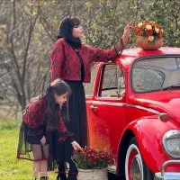 کالکشن یلدا|لباس|رباط‌کریم, رباط‌کریم|دیوار