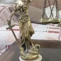 مجسمه عدالت قدیمی برنز 35سانتی سنگین