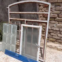 پنجره آهنی