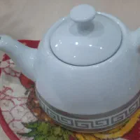 قوری چینی سفید