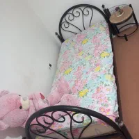 تخت خواب و پاتختی فلزی