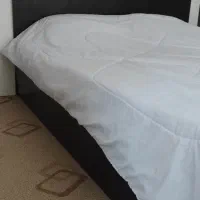 تخت ، تشک و دو عدد پاتختی