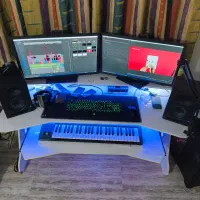 میز کامپیوتر فوری