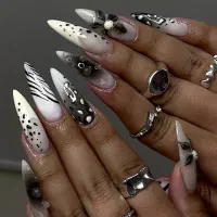 ترمیم ناخن ۱۱۰کاشت۱۵۰پدیکور۲۰۰لمینت۱۲۰طراحی از۱۰|خدمات آرایشگری و زیبایی|کرج, گوهردشت|دیوار