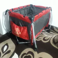 تخت و پارک کودک