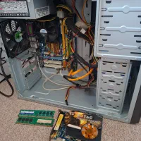 کیس و پاور گرین و قطعات ddr2