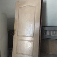 تعدادی درب چوبی