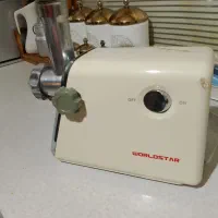 چرخ گوشت قدیمی سالم سفید نقره ای|خردکن، آسیاب، غذاساز|تربت جام, علوی|دیوار