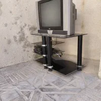 t.v21  اینچ و میز t.v|تلویزیون و پروژکتور|ایلام, |دیوار