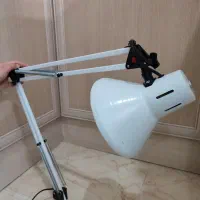 چراغ مطالعه گیره ای بدون پایه