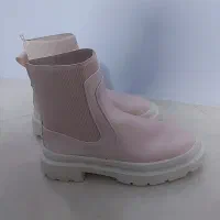 نیم بوت کرمی