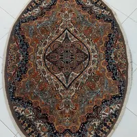فرش ماشینی بیضی در حد نو