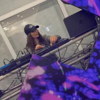 دیجی خانوم و دیجی اقا پرانرژی فینگر بادکنک ارایی