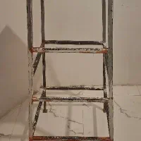 چهار پایه محکم