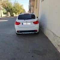 کویک R مدل ۱۴۰۲ خانگی|خودرو سواری و وانت|شیراز, شیشه‌گری|دیوار