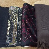 تعدادی شال وروسری