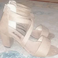 کفش پاشنه بلند و صندل گیپوری