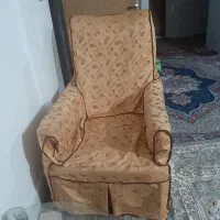 مبل۷نفره محکم وخوب هستند چون جا ندارم میفروشم|مبلمان خانگی و میز عسلی|اصفهان, قهجاورستان|دیوار