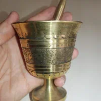 هاون برنجی قلم زنی ریز زیبا آنتیک دکوری امضا دار