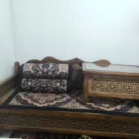 تخت سنتی با میز عسلی