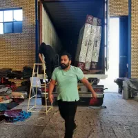 خیاط دور دوز تشک و کارگر ساده