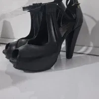کفش پاشنه بلند