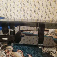 زیر تلویزیونی شیشه ای