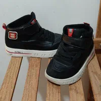 کفش اسپورت پسرانه سایز ۲۷/۲۸