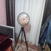 ساعت پایه دار