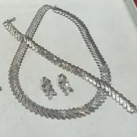 سرویس طلا ۱۸ عیار