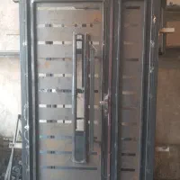 ساخت انواع مختلف درب و پنجره و آکاردئونی چوبین|خدمات پیشه و مهارت|ملایر, |دیوار