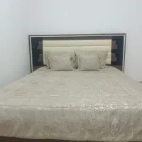 تختخواب دو نفره همراه میز آرایش