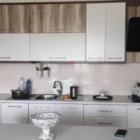 (اجاره طبقه ۸۳ متری) ۱ خوابه/شیک و تمیز لیلاکوه