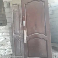 دو عدد درب ورودی آپارتمان