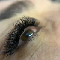 کاشت و ترمیم ناخن ومژه با تخفیف ویژه در مرکز تخصصی|خدمات آرایشگری و زیبایی|شیراز, دلجو|دیوار