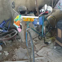 دوچرخه کورسی فابریک سالم و دوچرخه ۲۶ و تعدای وسایل